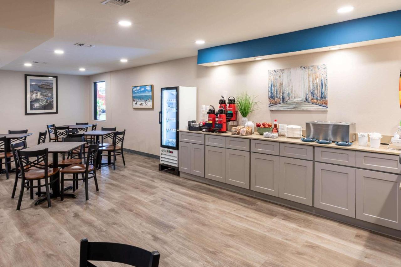 Baymont By Wyndham Biloxi - Ocean Springs Motel Luaran gambar