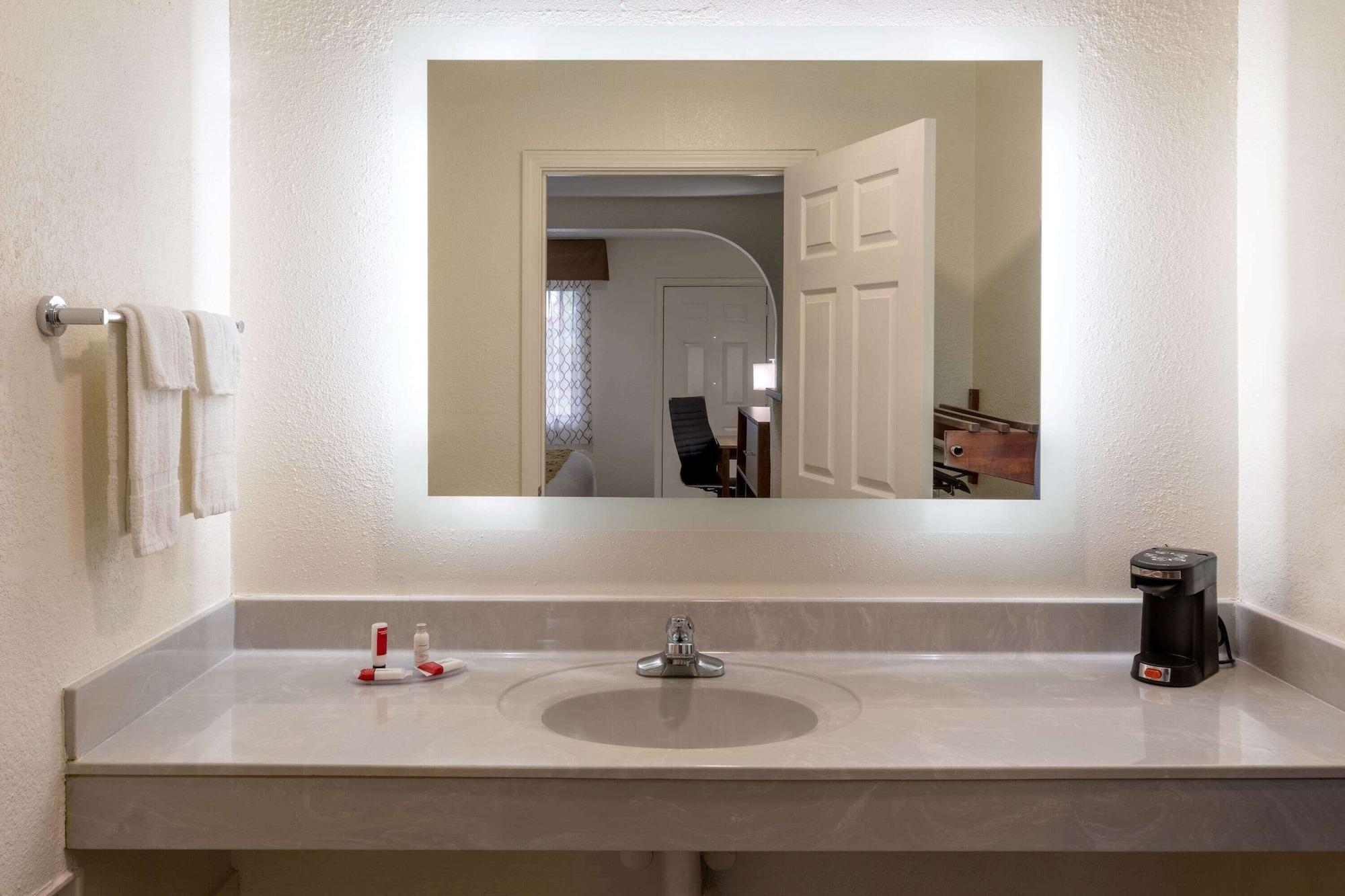 Baymont By Wyndham Biloxi - Ocean Springs Motel Luaran gambar