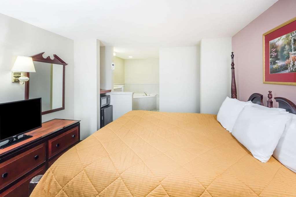 Baymont By Wyndham Biloxi - Ocean Springs Motel Bilik gambar